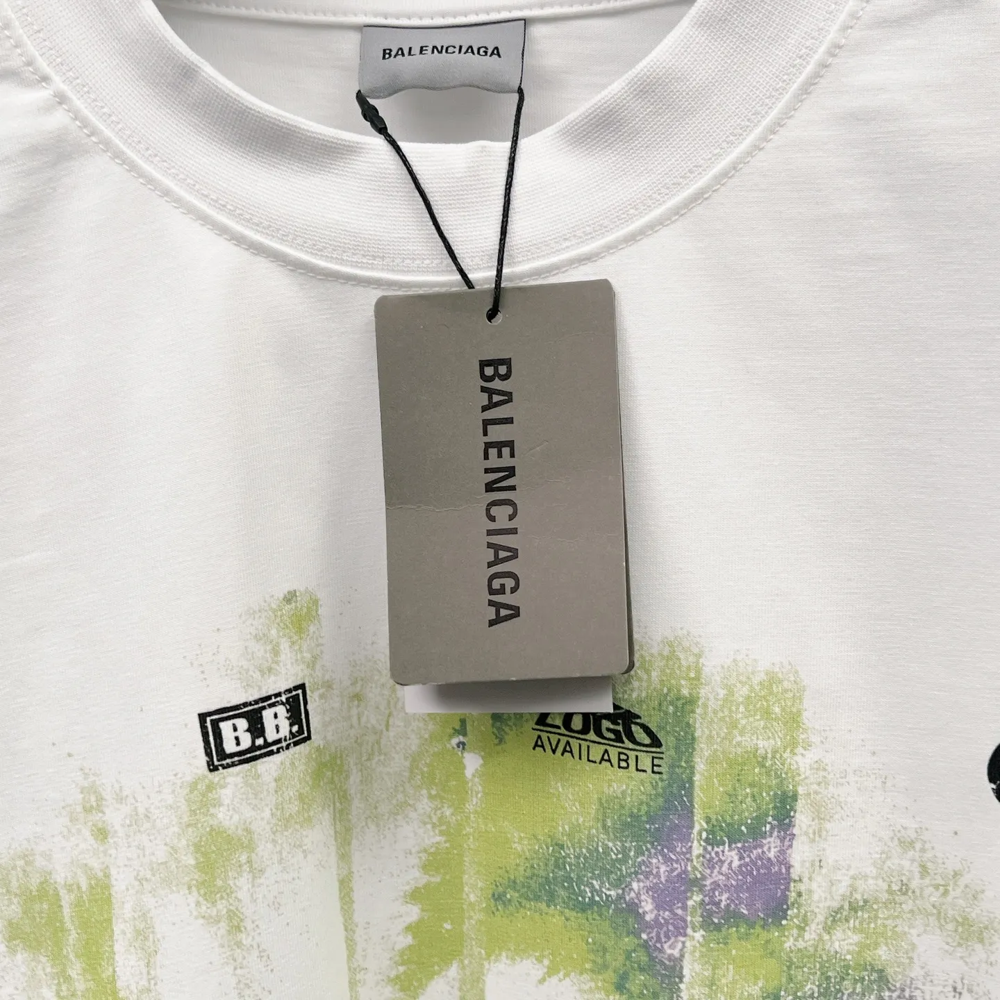 【 . Quality】BALENCI*GA/ .SS 26 New Arrival 。 LOGO T 。 . Authentic 。 ！ ZP 。 260 ， . ， ， 。 。 ， 。 OS . Same Style ：BL 263785 ：White Size：XS S M L